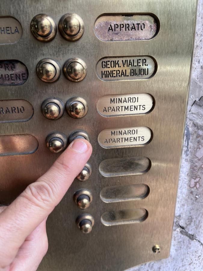 Minardi Apartments Vercelli Luaran gambar